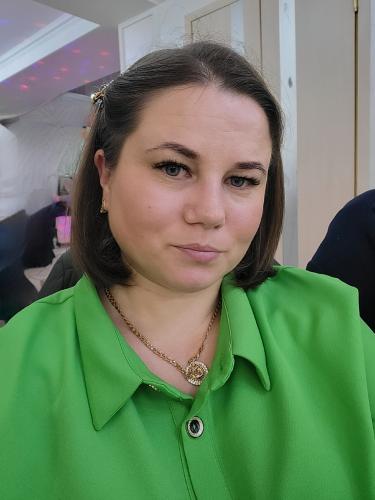 Vinzator de produse alimentare și nealimentare