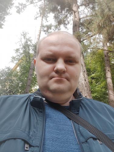 Продавец консультант, сборщик, помощник