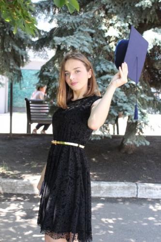 консультант, менеджер, оператор.