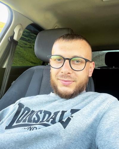 Angajat (Lucru in oficiu)