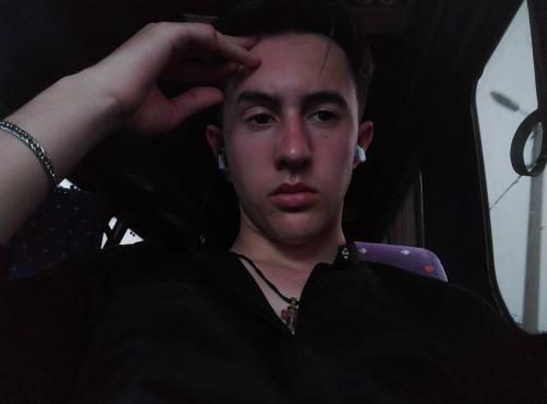 Manageri în vânzări, cool center, chelner și lucru cu clienții