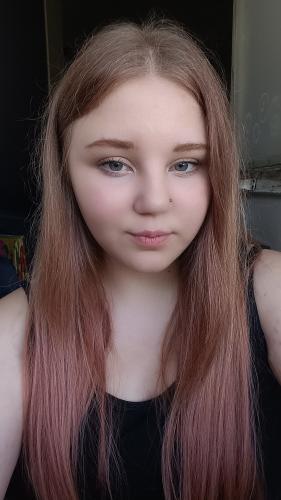 Angajată (studentă)