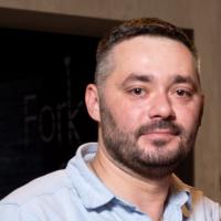 Су-шеф, повар, кондитер