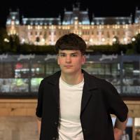 Chelner, Animator, Operator
