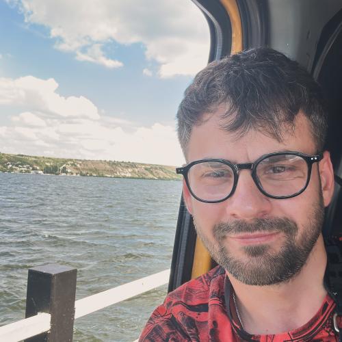 CV № 414378 din 22 noiembrie 2025