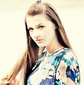 Designer grafic, fotograf, tapare text, ...