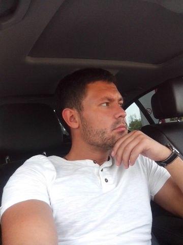 Шиномонтажник