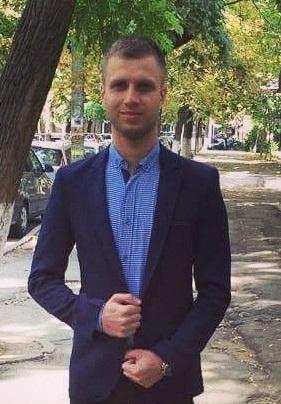 Consultant, operator, manager, jurnalistica