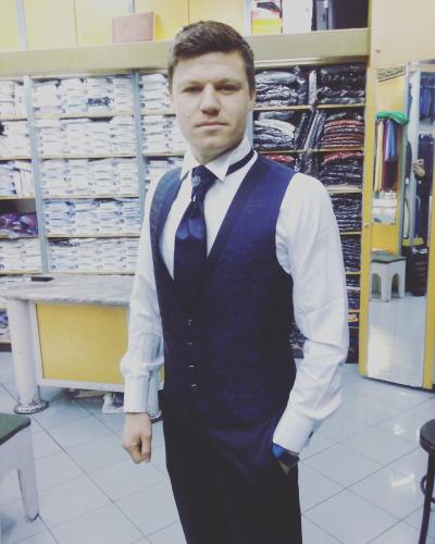 Консультант по продажем