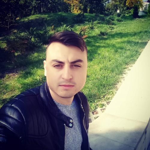 Operator, chelner, vînzator consultant.