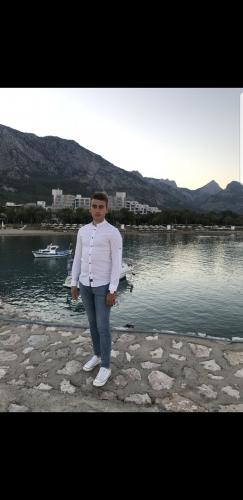 Менеджер по продажам