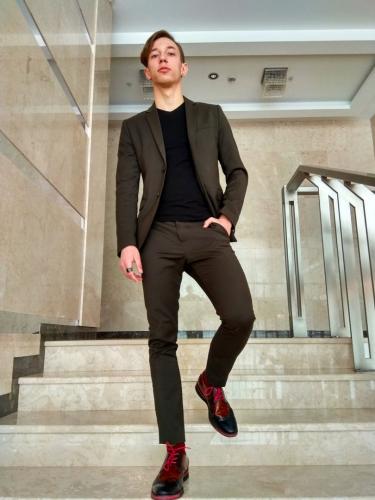 Менеджер по продажам