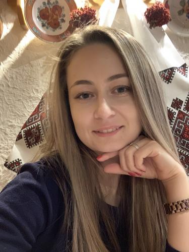 Мастер по наращиванию волос