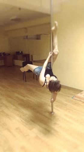 Инструктор pole dance и стрип–пластики