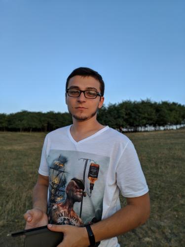 Менеджер по продажам