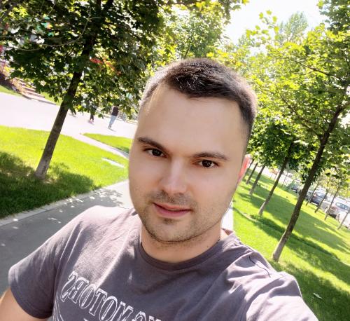 Менеджер по продажам