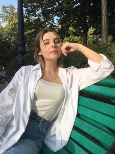 Консультант, оператор, рецепционист, официант