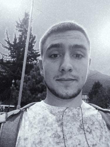 Логист, маркетолог, завидущей складом