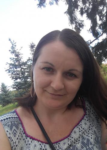 Администратор,  Оператор ( ввод накладных ) , товаровед ( готова научиться)