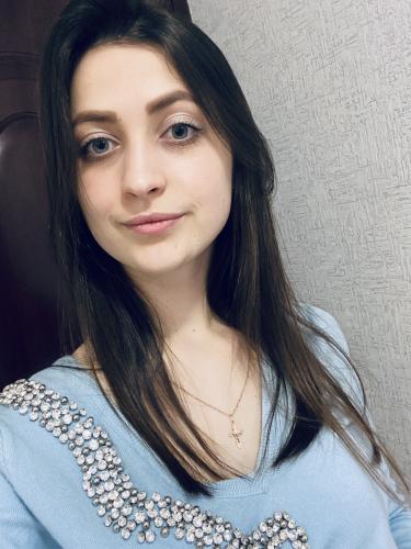 Administrator și Vânzător consultant .