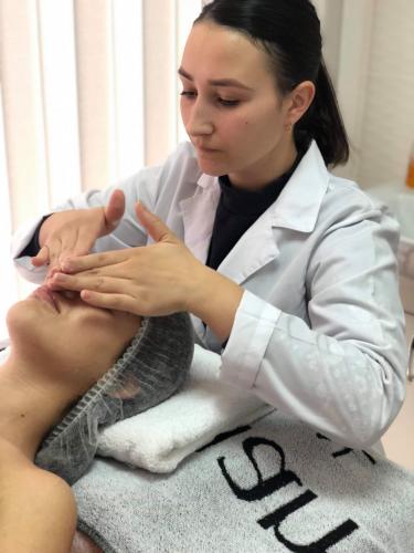 Cosmetician-estetist