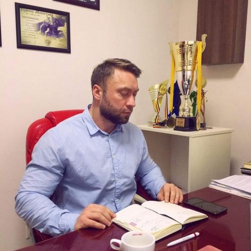 Менеджер, управляющий, администратор, руководитель отдела