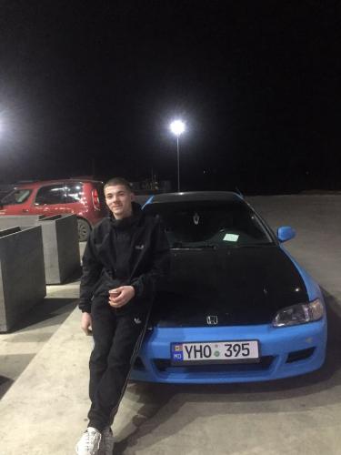 Менеджер по продажам