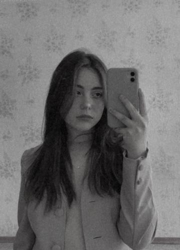 Официант, повар, помощник повара.