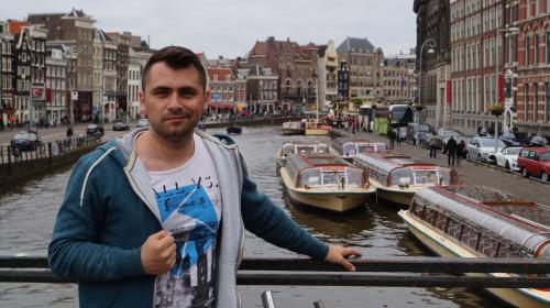 Зубной техник, протезист.