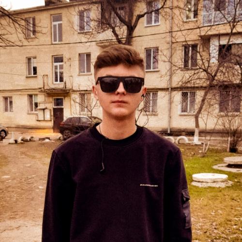 UI дизайнер.