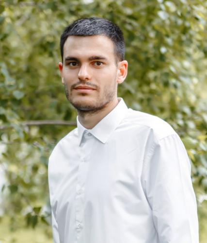 Менеджер в сфере торговли.